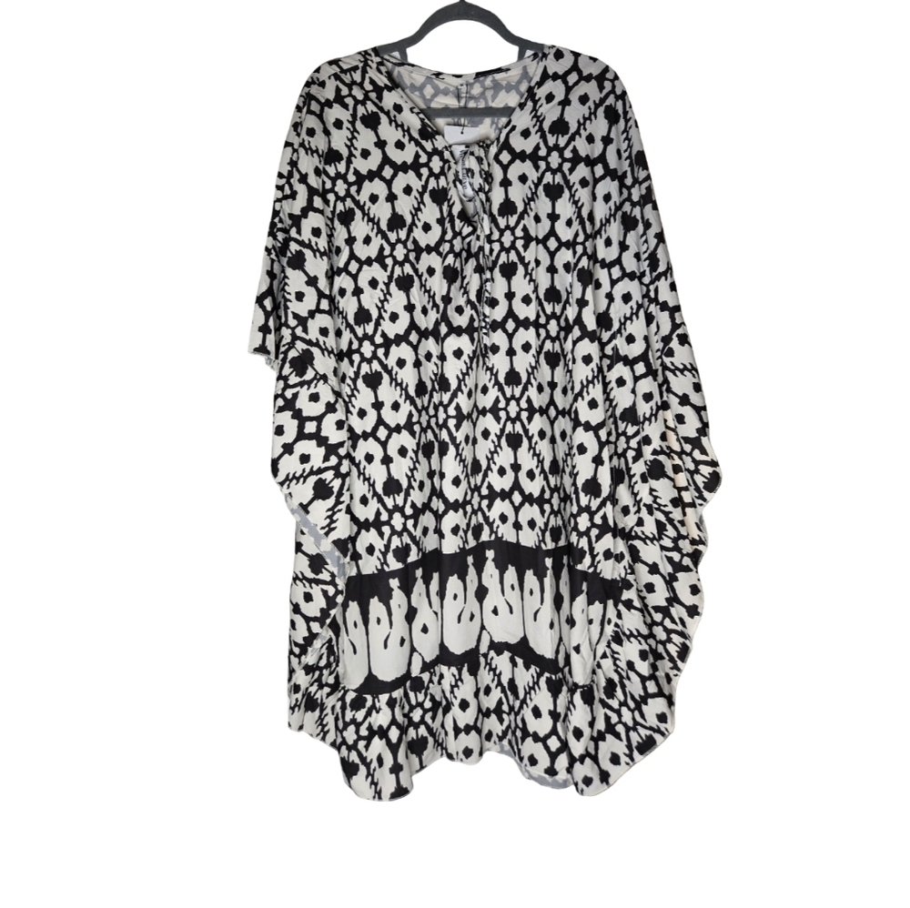 Black and White Patterned Swim Coverup